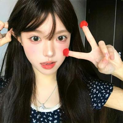 茜色少女